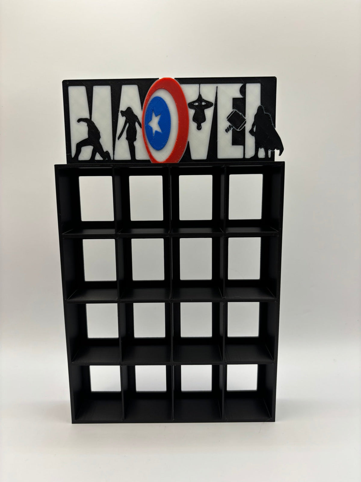 Expositor Display Marvel Escudo Bitty Pop 16 Figuras | Colección Funko - Zascalo.com