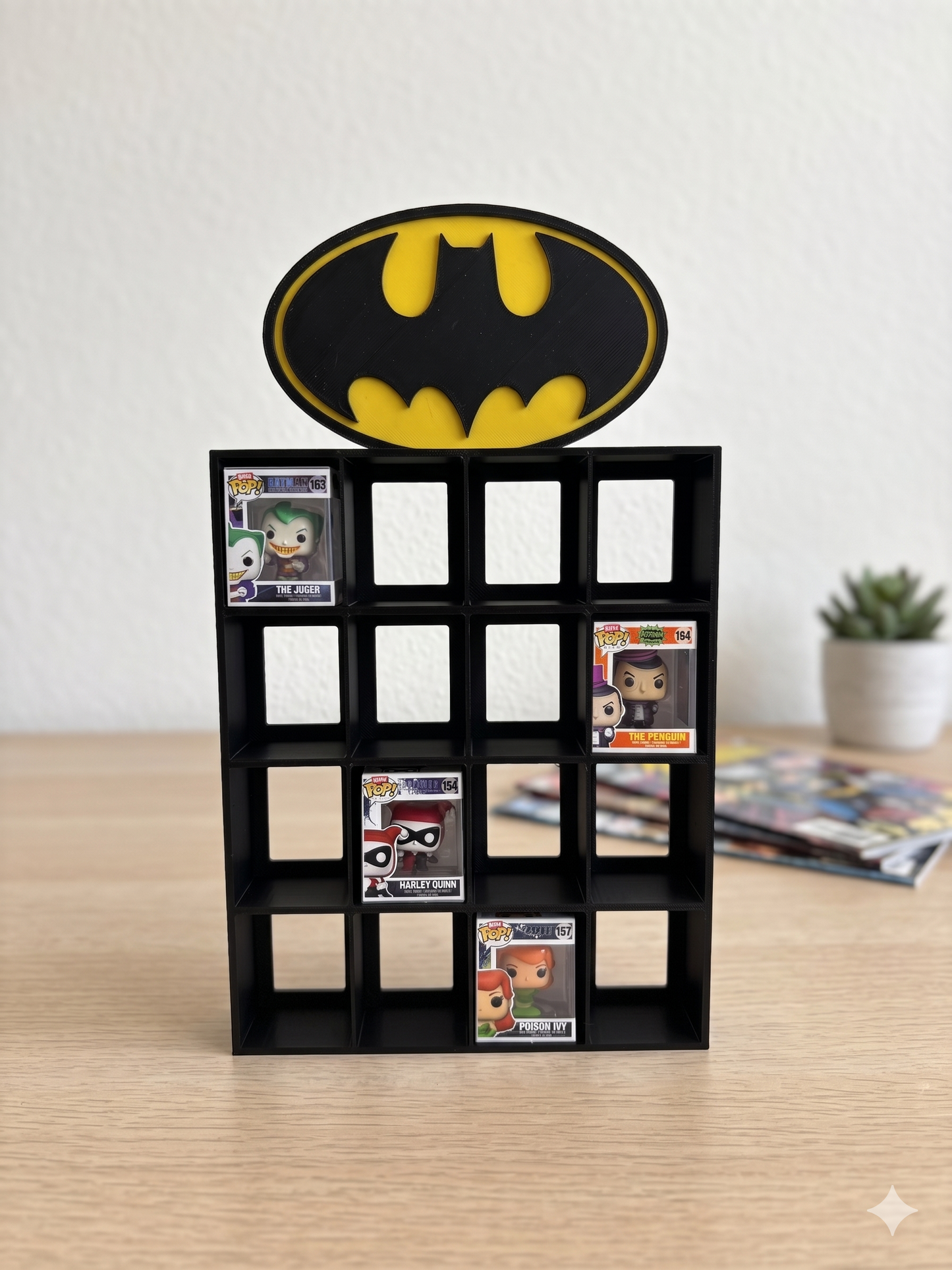 Estantería Batman para Funko Bitty Pop | Expositor Negro con Logo Amarillo 3D | Exhibidor 16 Mini Funkos DC Comics - Zascalo.com