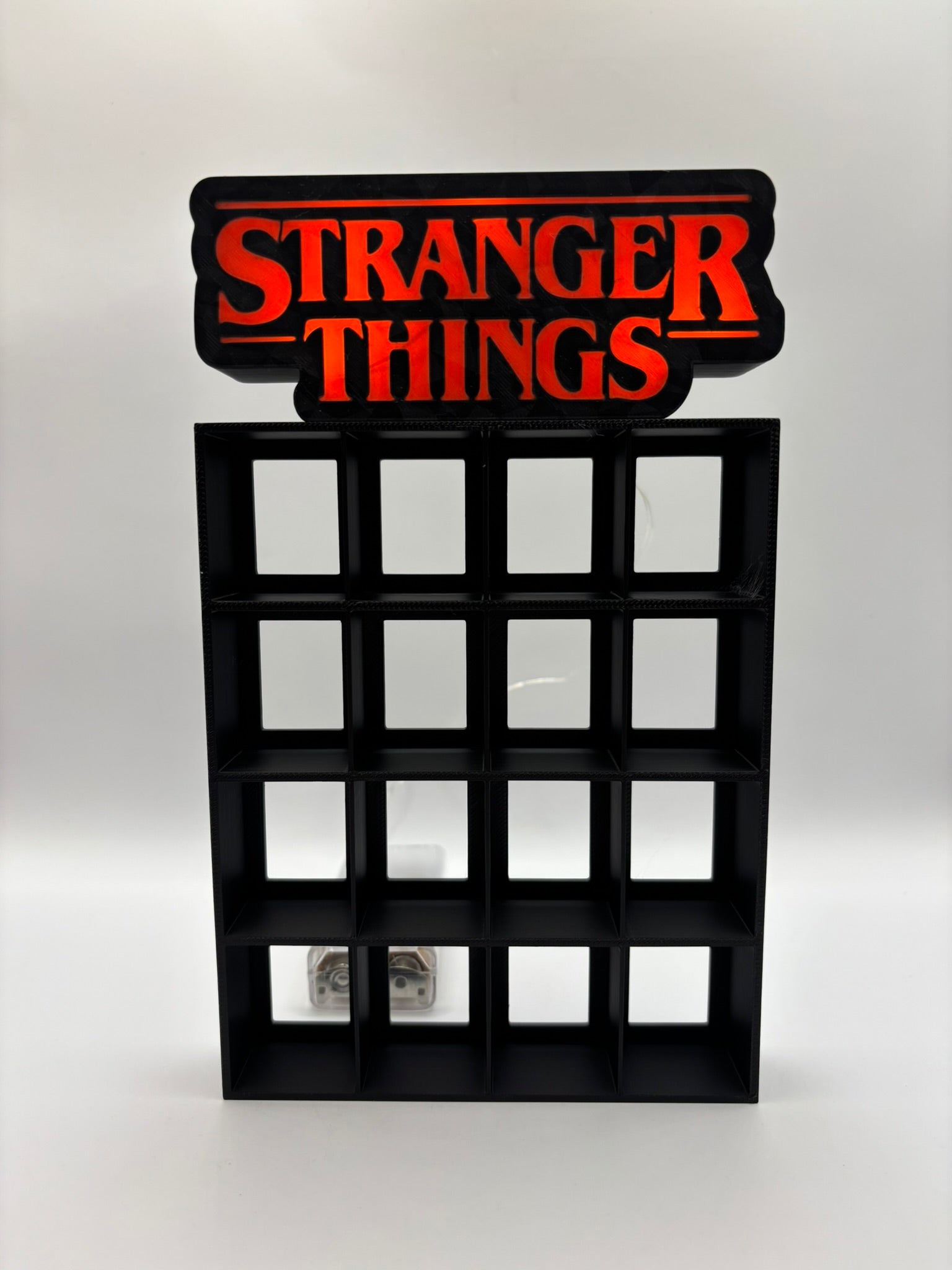 Expositor Bitty Pop Stranger Things con luz