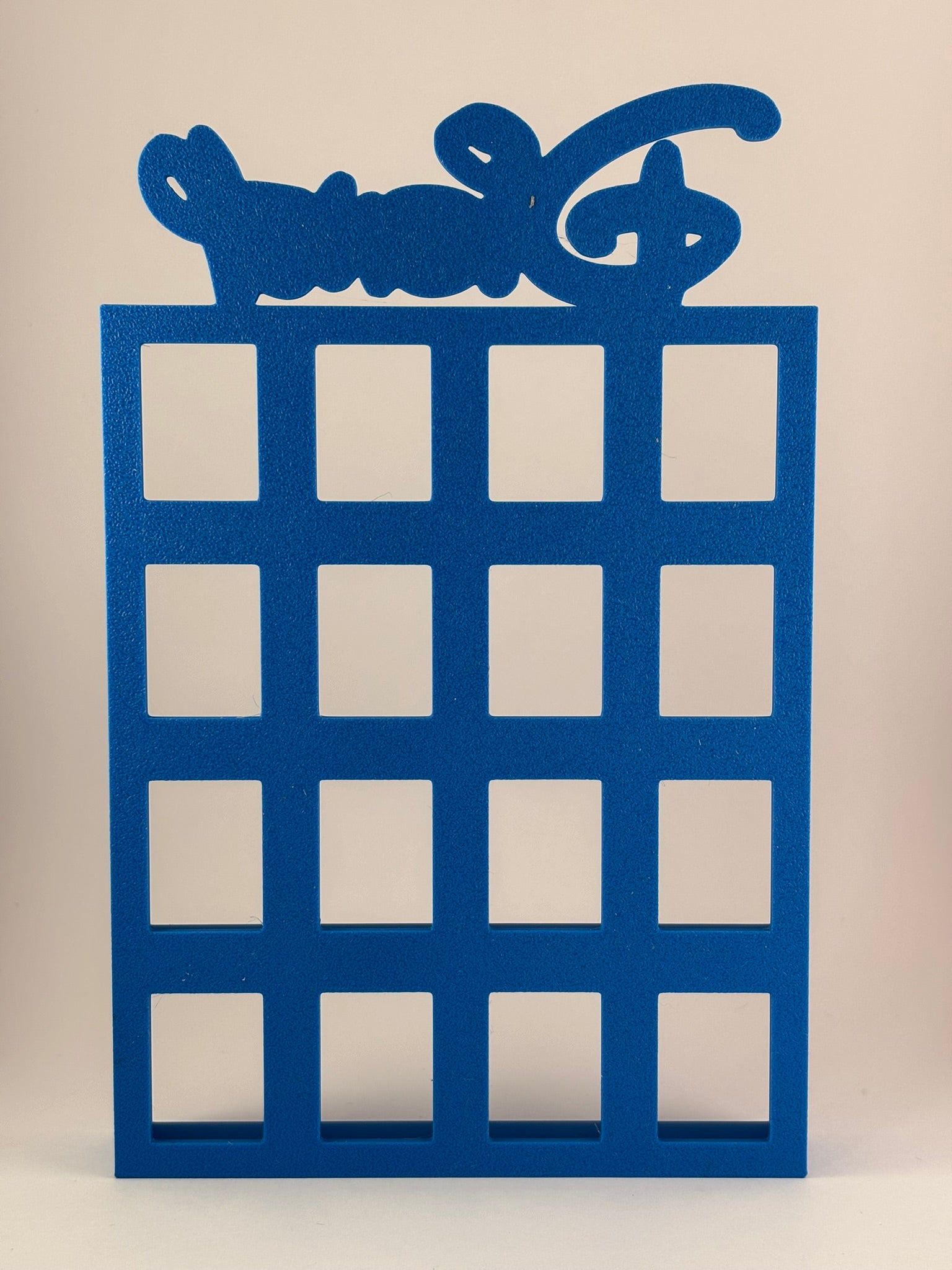 Estantería Disney para Bitty pops de Funko  - soporte para 16 mini funkos  Expositor 3D para Mini Funkos | Organizador Coleccionable Disney - Zascalo.com