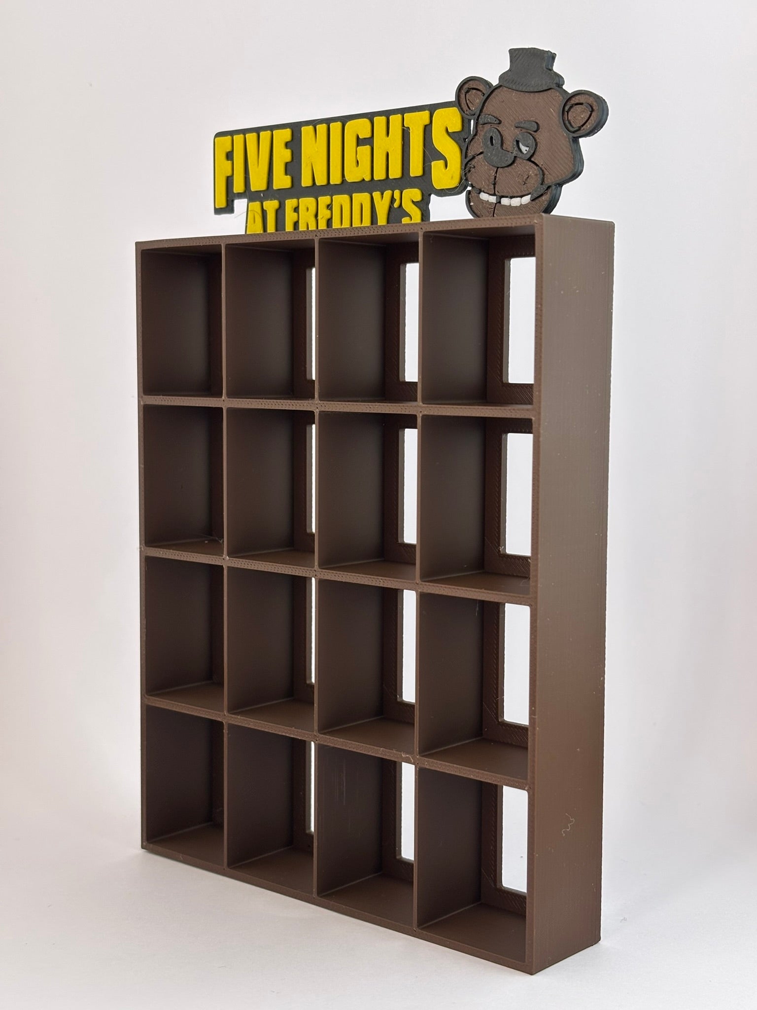 Estantería Five Nights at Freddy’s para Funko Bitty Pop | Expositor Marrón 3D con Tema FNAF | Exhibidor para 16 Mini Funkos