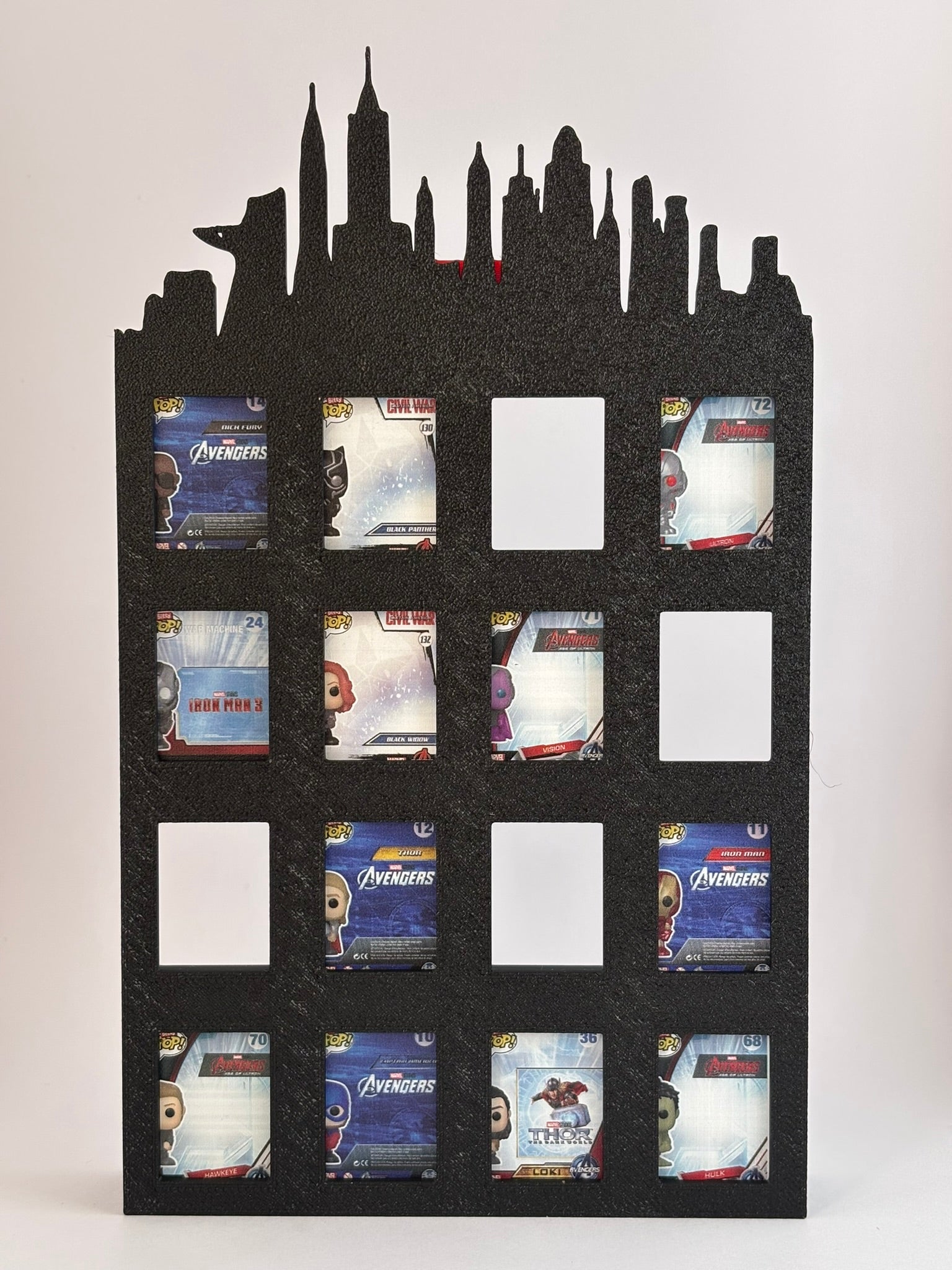 Estantería Marvel para Funko Bitty Pop | Diseño 3D con Silueta de Ciudad y Logo Rojo | Exhibidor de 16 Mini Funkos - Zascalo.com