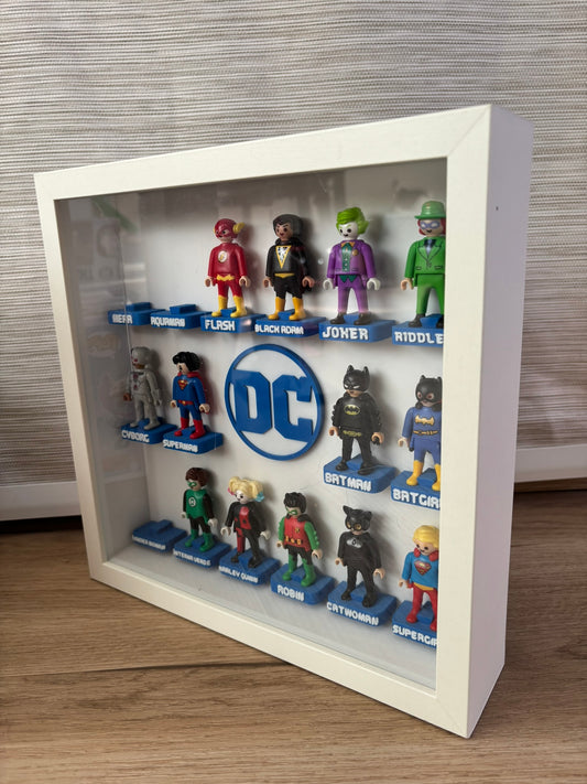 Expositor 3D para Colección Playmobil Kinder DC - Compatible con Marco Ikea Sannahed 25x25 - Zascalo.com