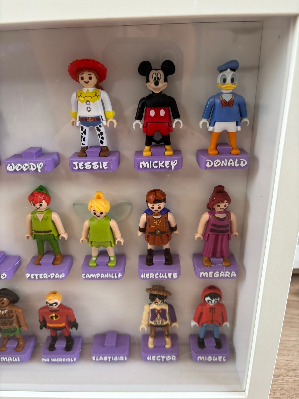 Expositor 3D para Playmobil Disney Kinder Modelo Castillo (Marco Ikea Sannahed 25x25)