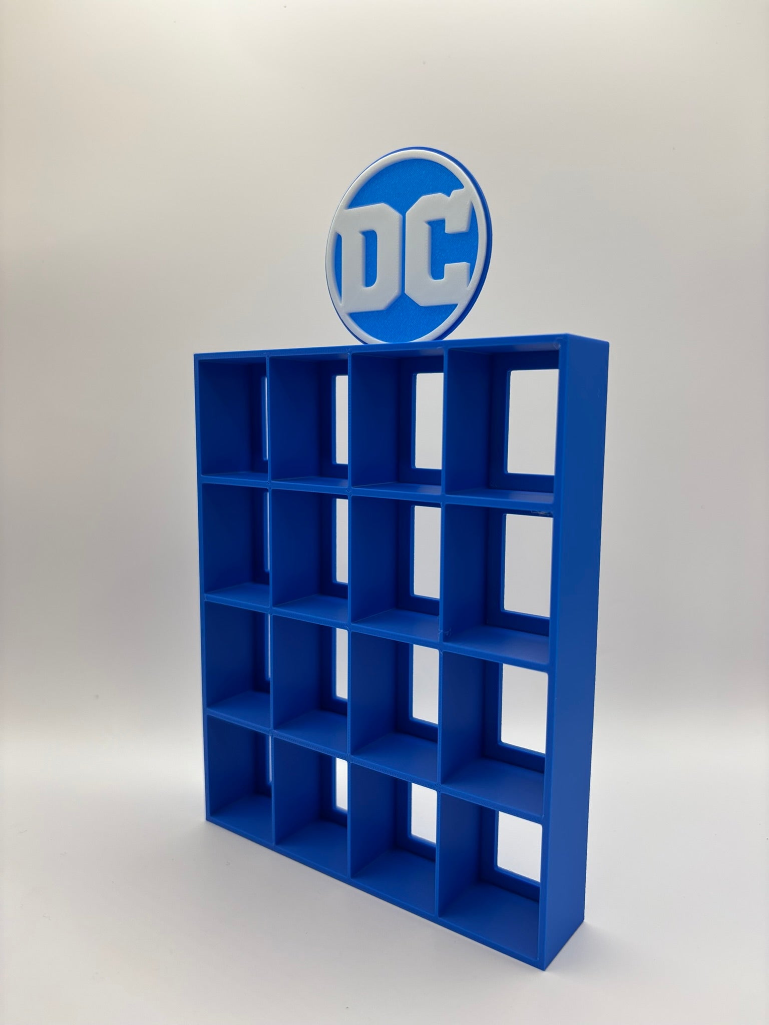 Estantería / Display Bitty Pop – Logo DC Comics para 16 figuras