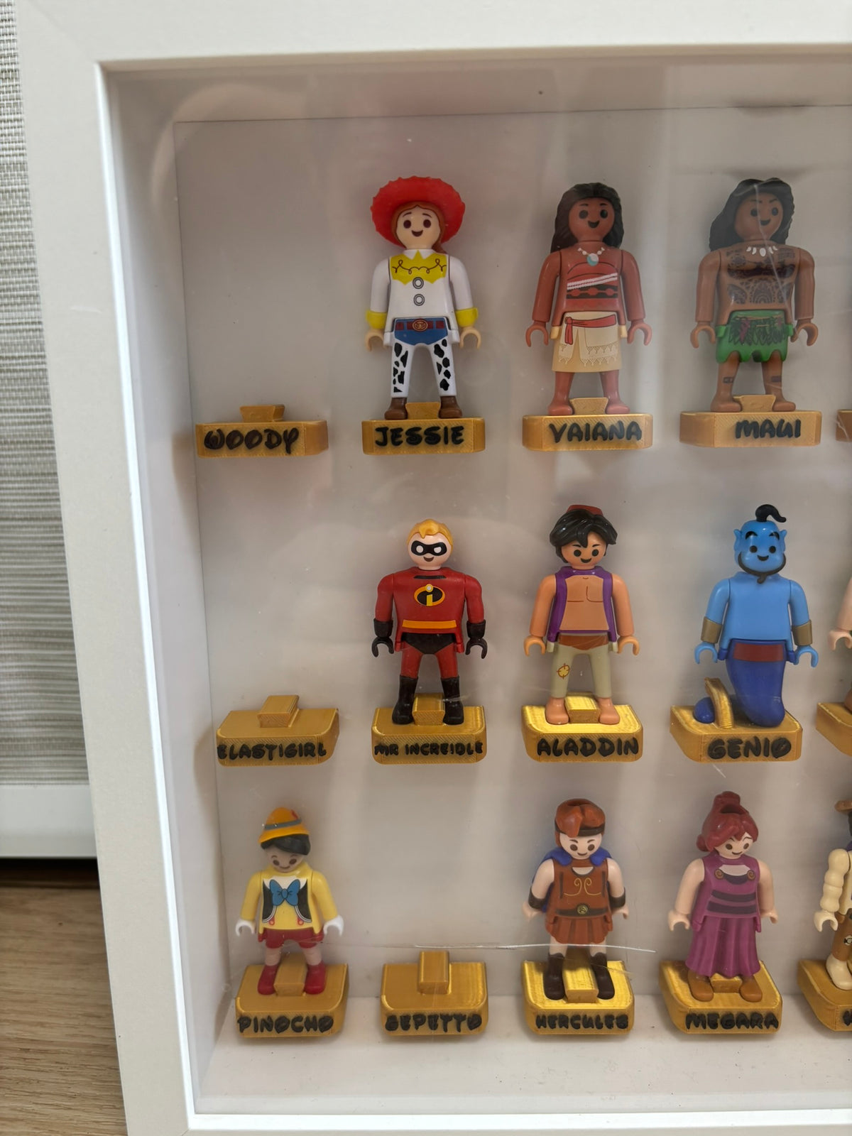 Expositor 3D para Playmobil Disney Kinder Modelo Castillo (Marco Ikea Sannahed 25x25)