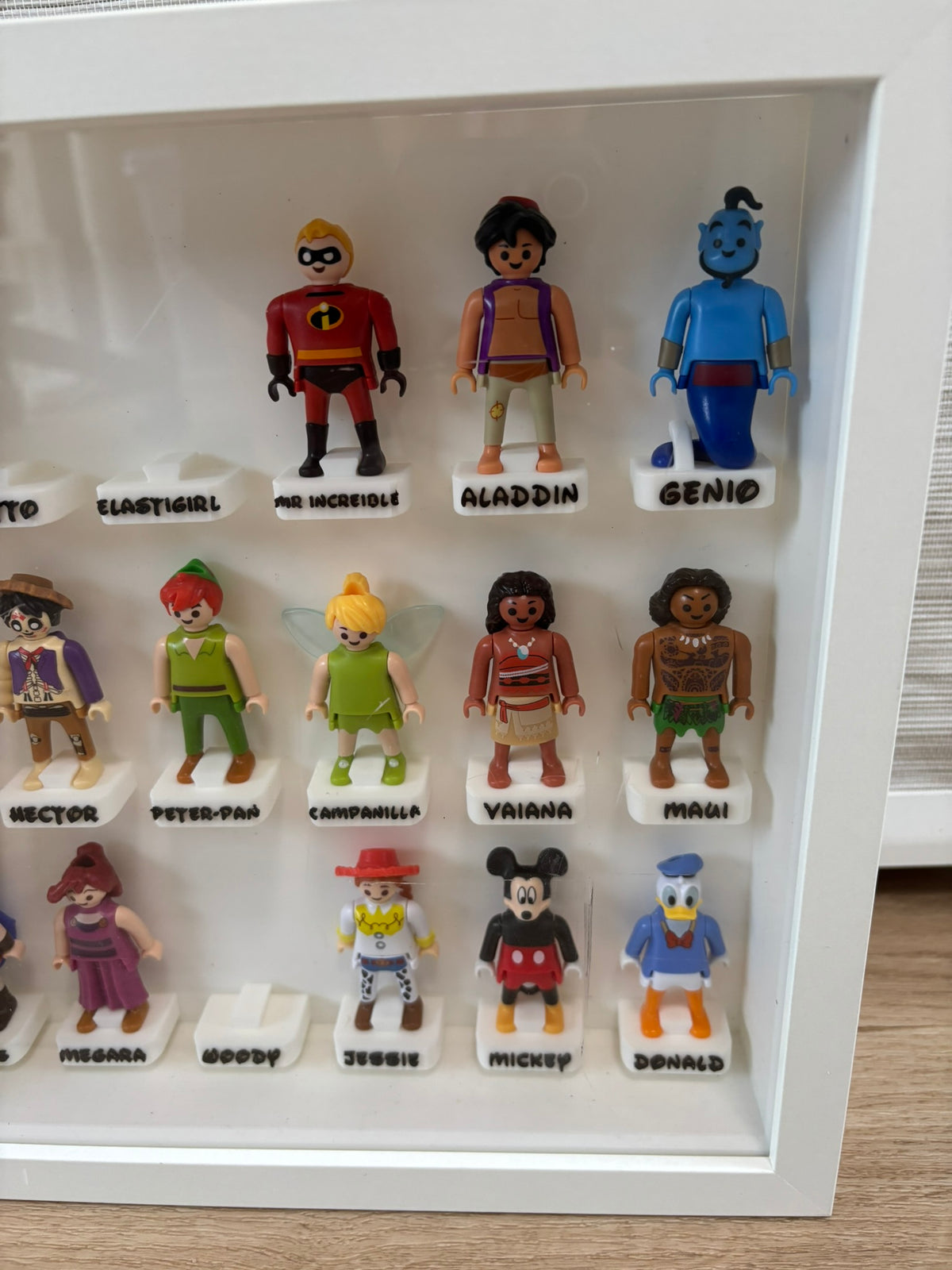 Expositor 3D para Playmobil Disney Kinder Modelo Castillo (Marco Ikea Sannahed 25x25)