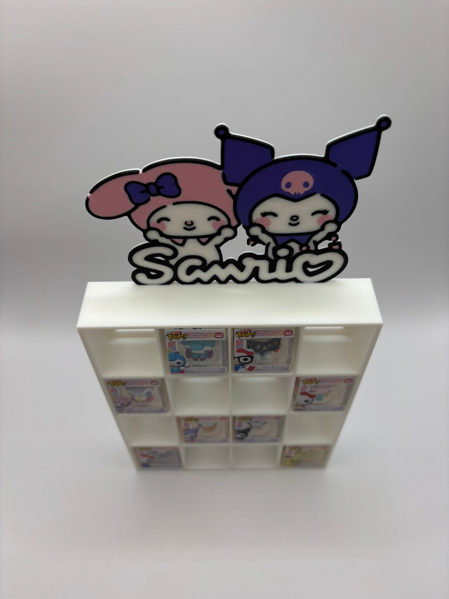 Expositor estantería display Funko Bitty POP Sanrio My melody y kuromi para 16 figuras