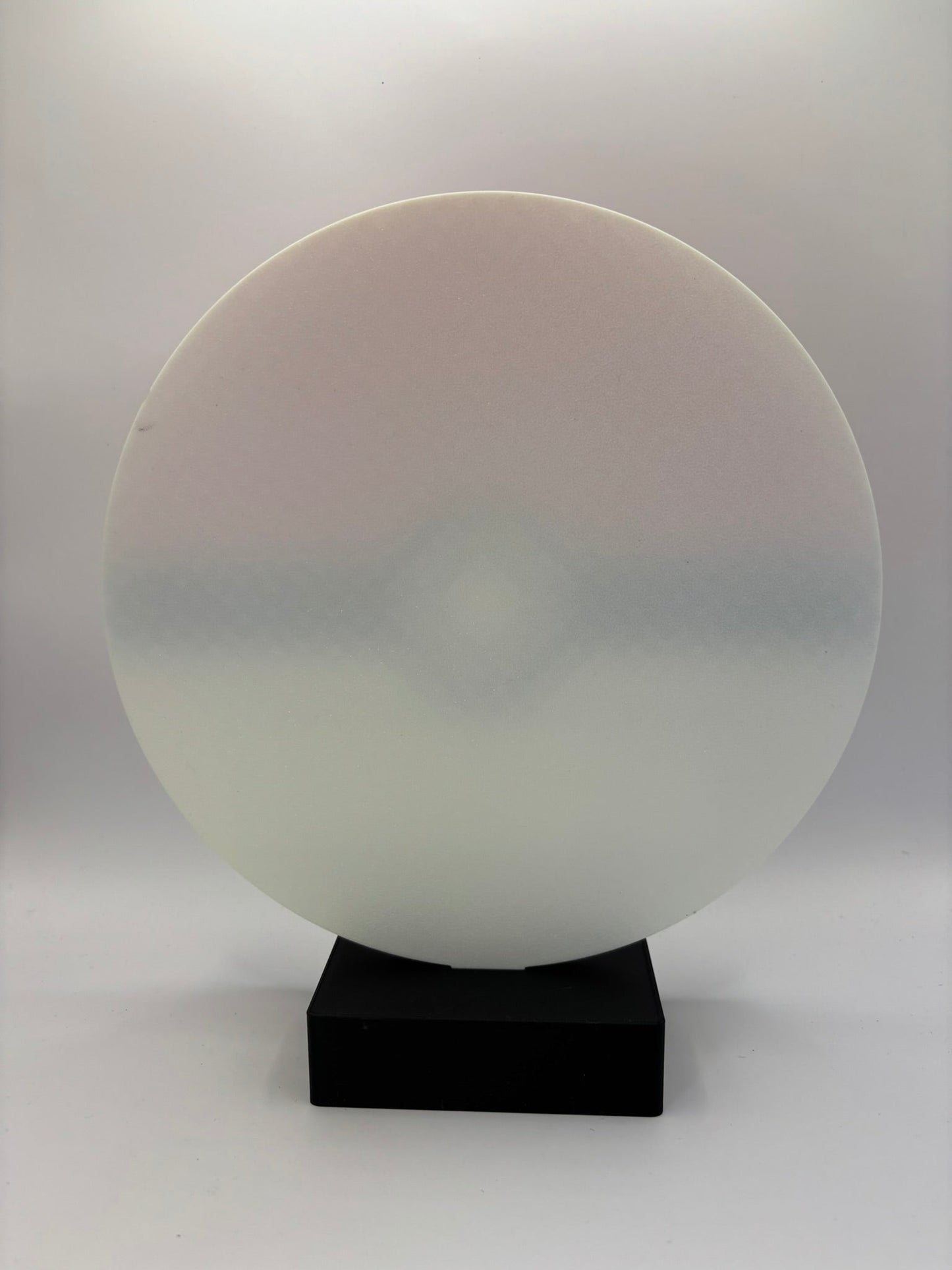 Estanteria Expositor Pokemon Pokeball Peana (16 figuras) - Zascalo.com
