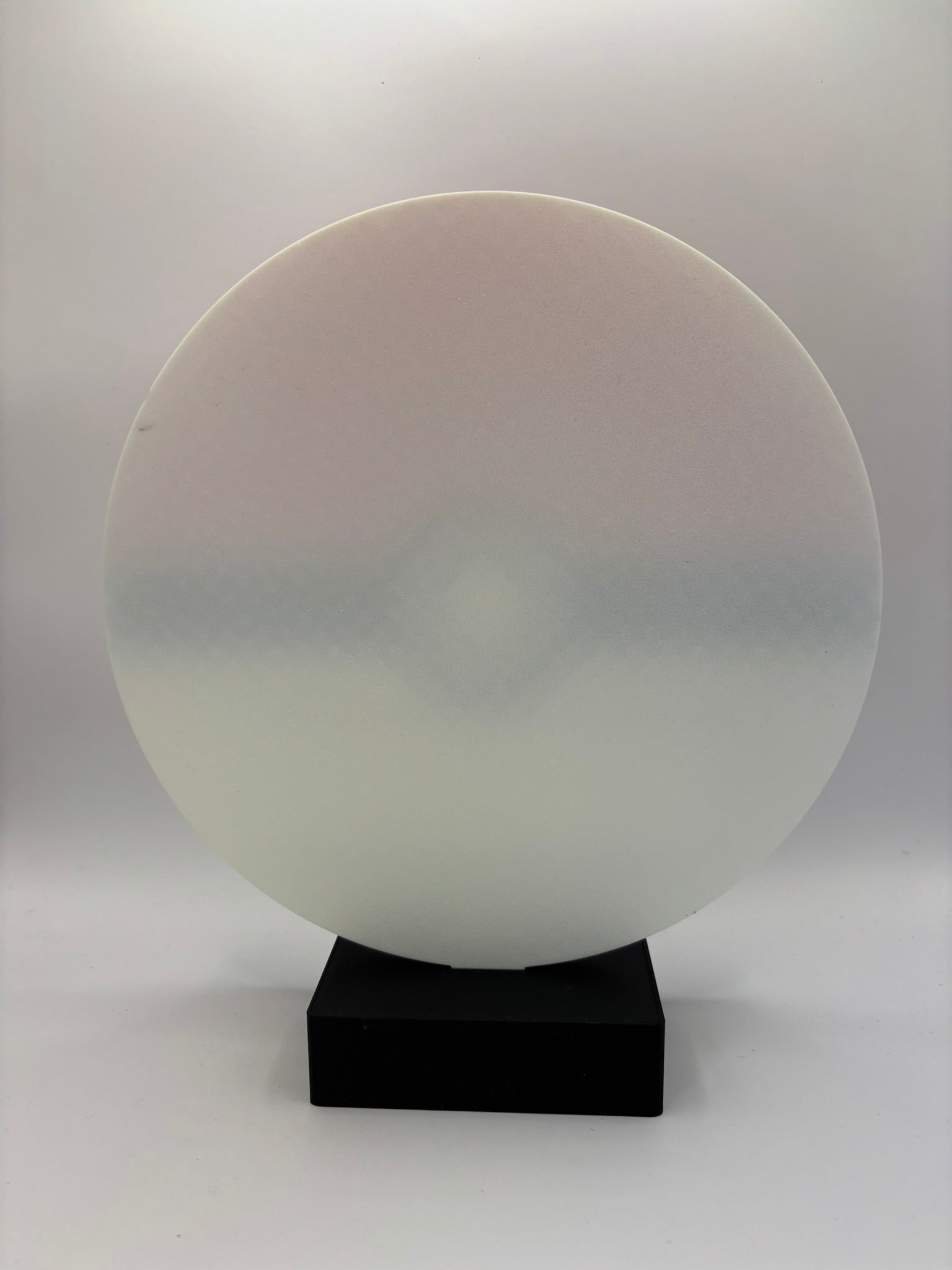 Estanteria Expositor Pokemon Pokeball Peana (16 figuras) - Zascalo.com