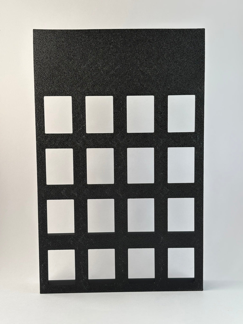 Estantería The Mandalorian para Funko Bitty Pop | Soporte Negro y Amarillo con Logo 3D | Exhibidor 16 Mini Funkos Star Wars - Zascalo.com