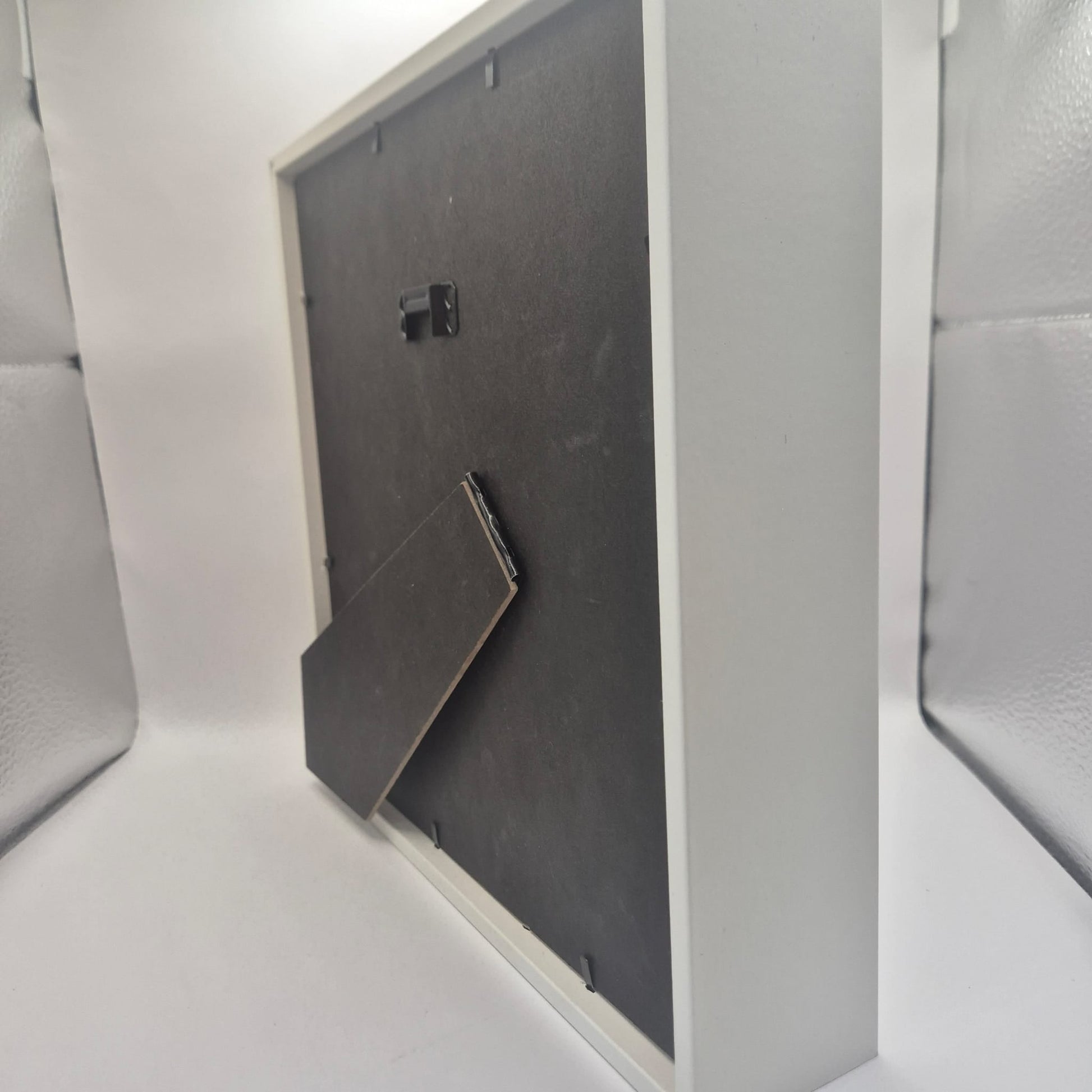 Expositor Bitty Pop con marco interno para cuadro Ikea Sannahed 25x25 (blanco) - Zascalo.com