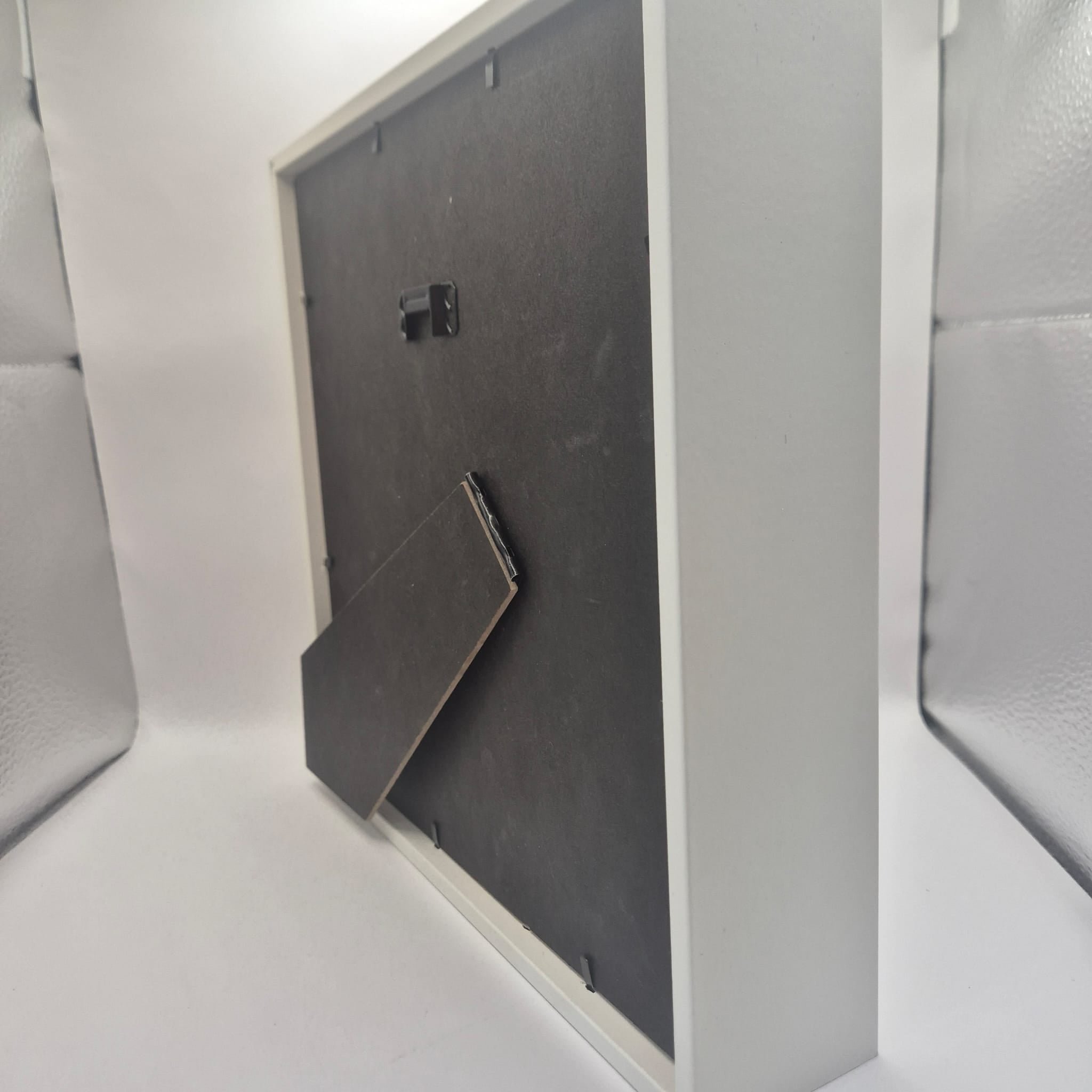 Expositor Bitty Pop con marco interno para cuadro Ikea Sannahed 25x25 (blanco) - Zascalo.com