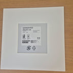 Expositor Bitty Pop con marco interno para cuadro Ikea Sannahed 25x25 (blanco) - Zascalo.com