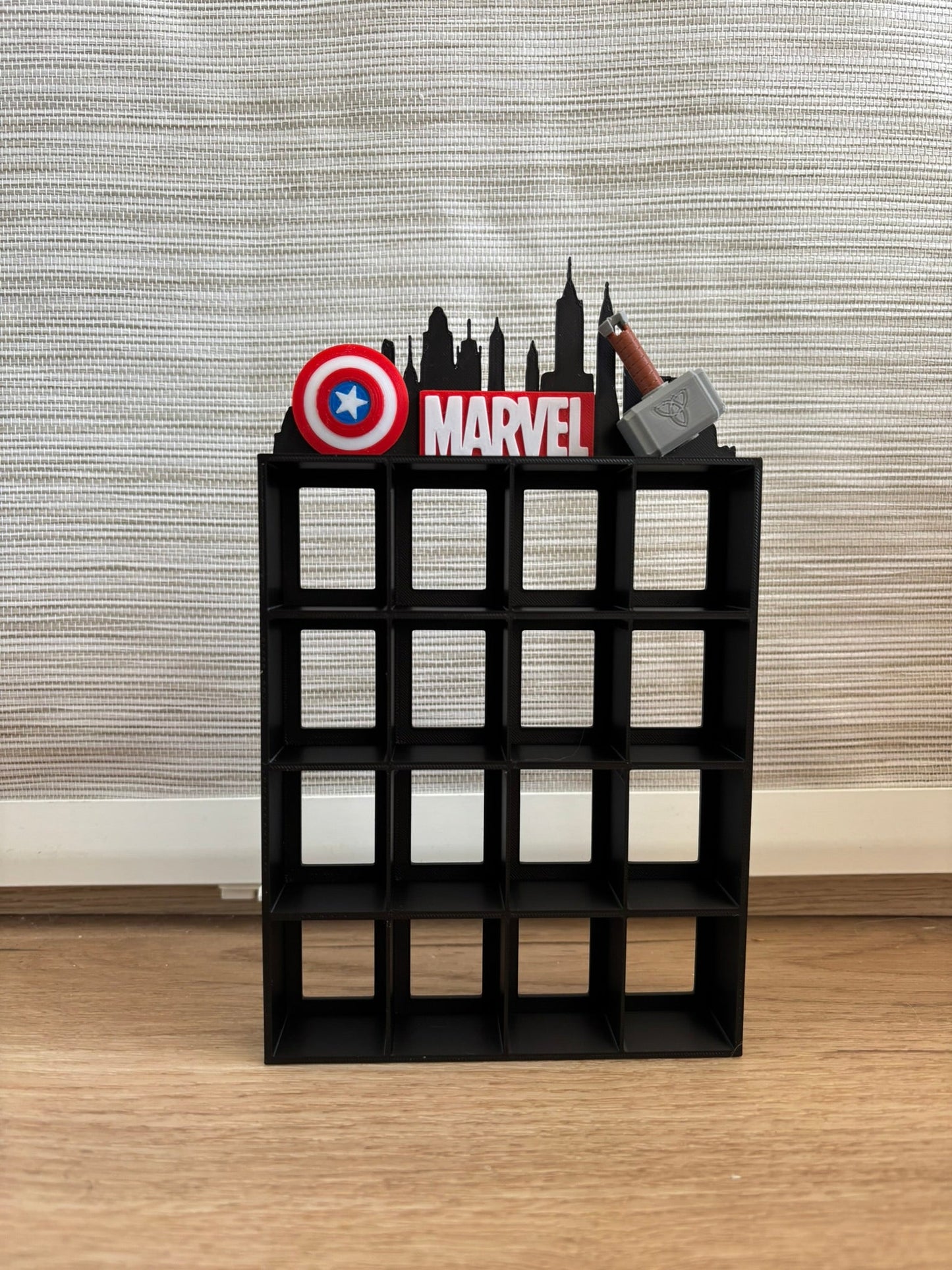 Expositor Bitty Pop Marvel Skyline con adornos 3D - Zascalo.com