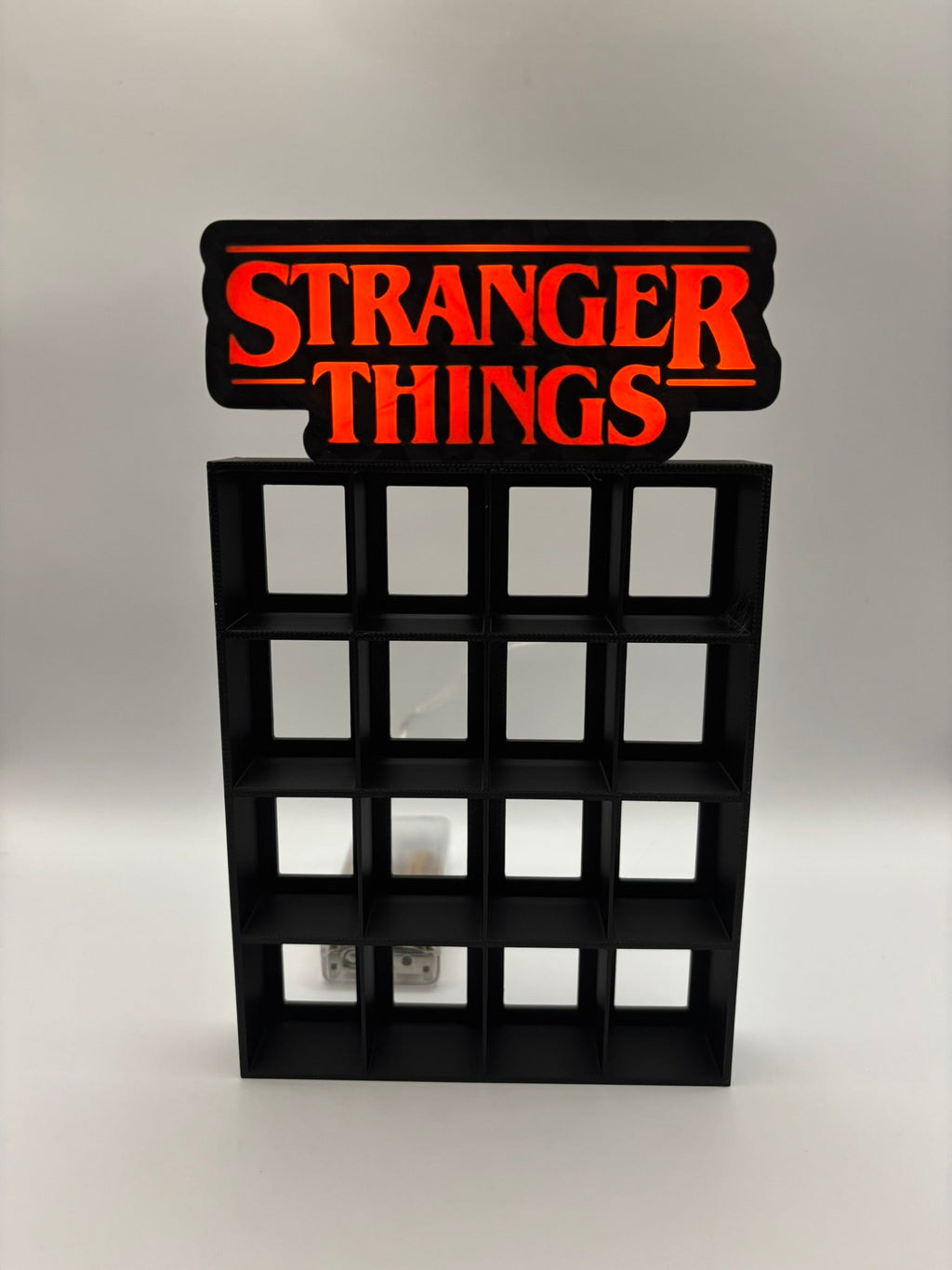Expositor Bitty Pop Stranger Things con luz - Zascalo.com
