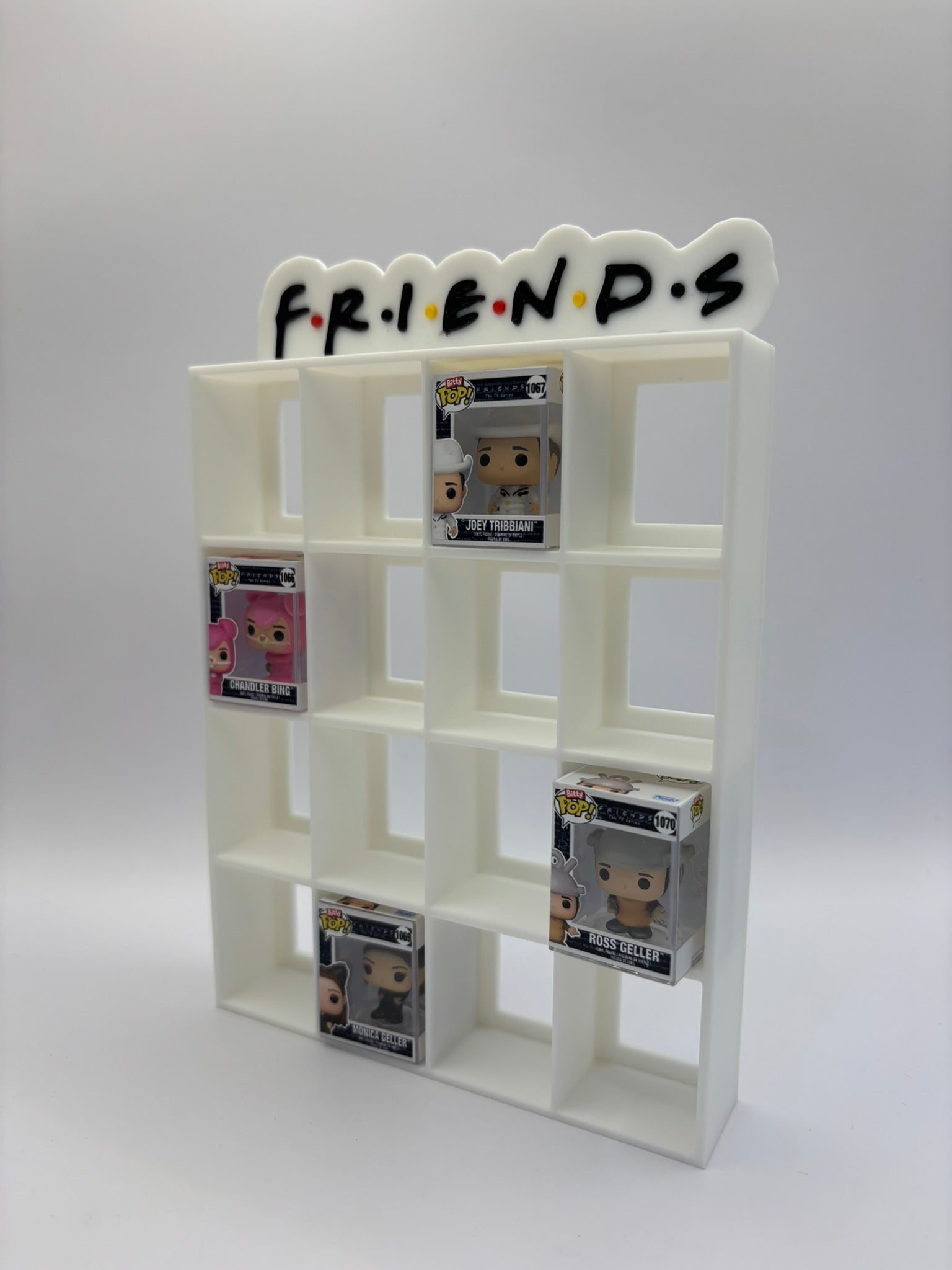 Expositor Display Friends Bitty Pop 16 Figuras | Colección Funko - Zascalo.com
