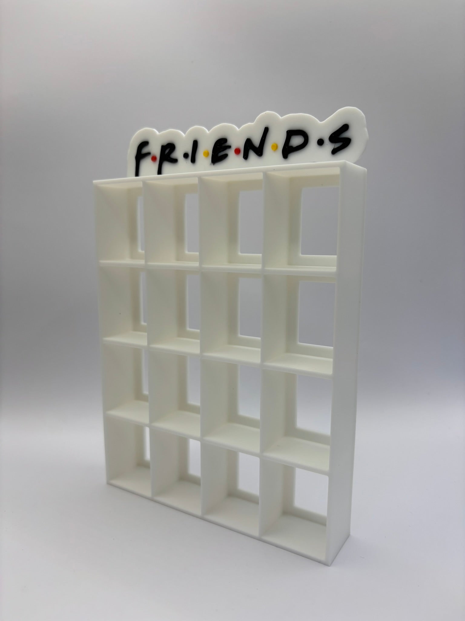 Expositor Display Friends Bitty Pop 16 Figuras | Colección Funko - Zascalo.com