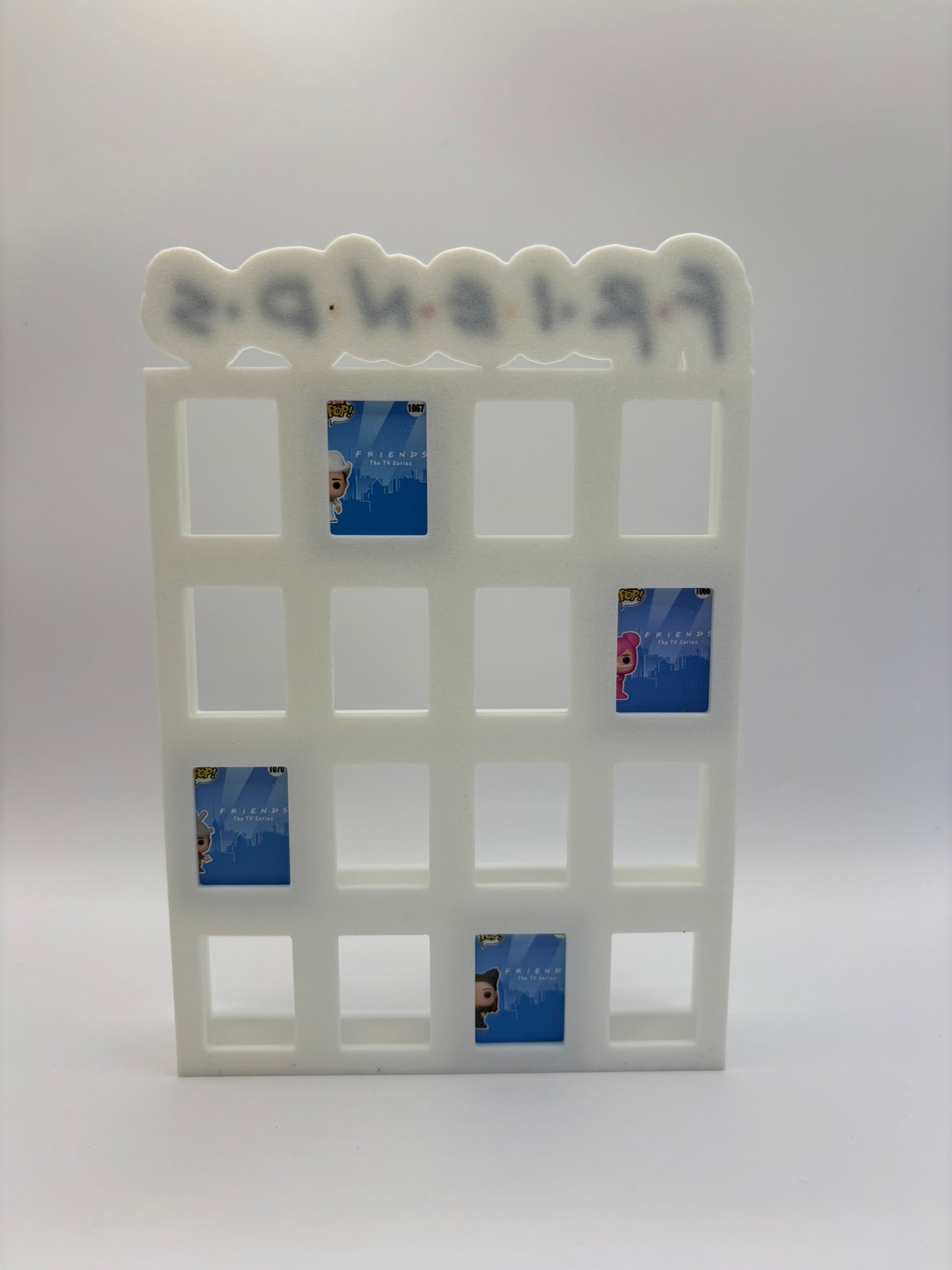 Expositor Display Friends Bitty Pop 16 Figuras | Colección Funko - Zascalo.com