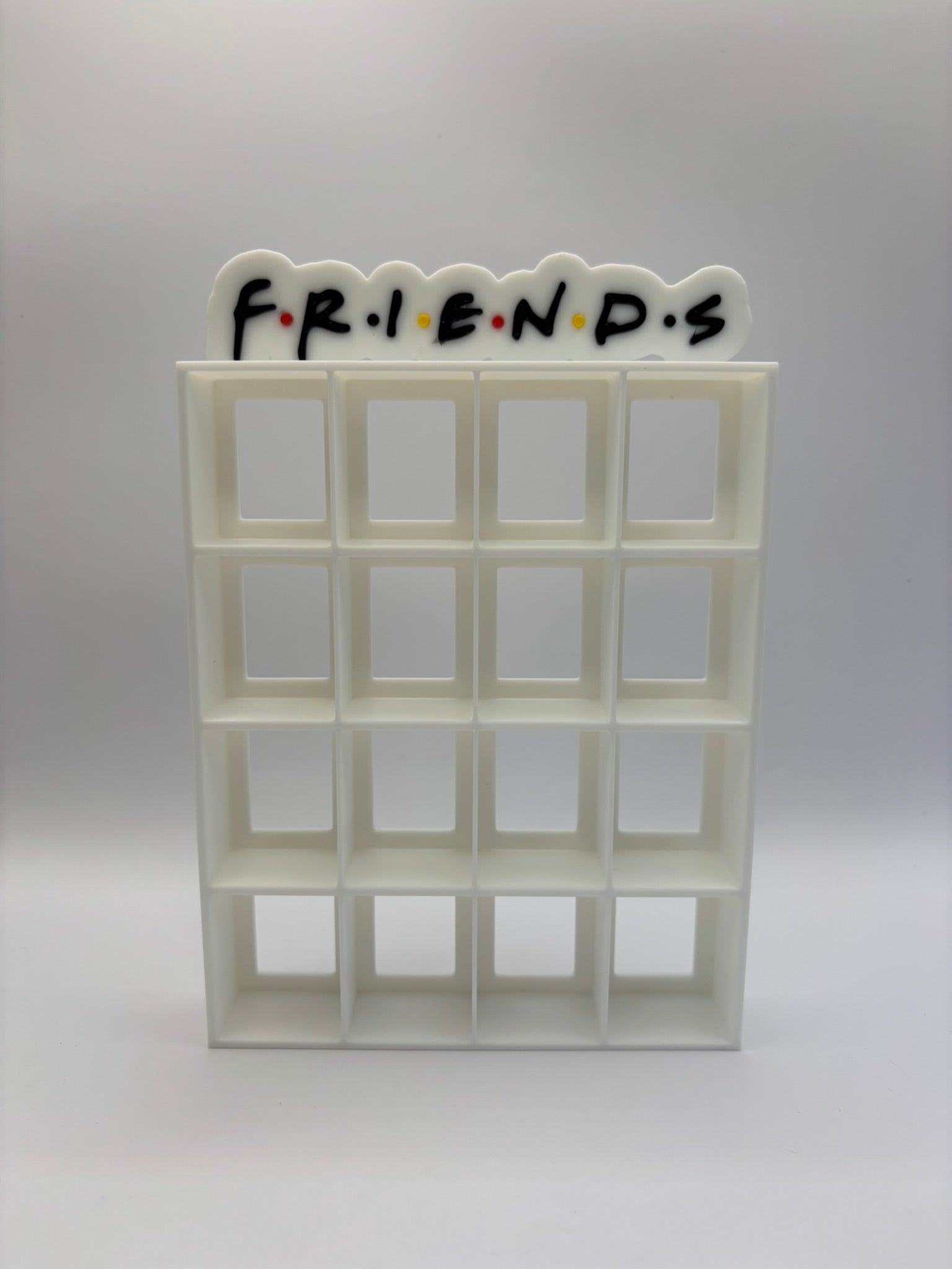 Expositor Display Friends Bitty Pop 16 Figuras | Colección Funko - Zascalo.com