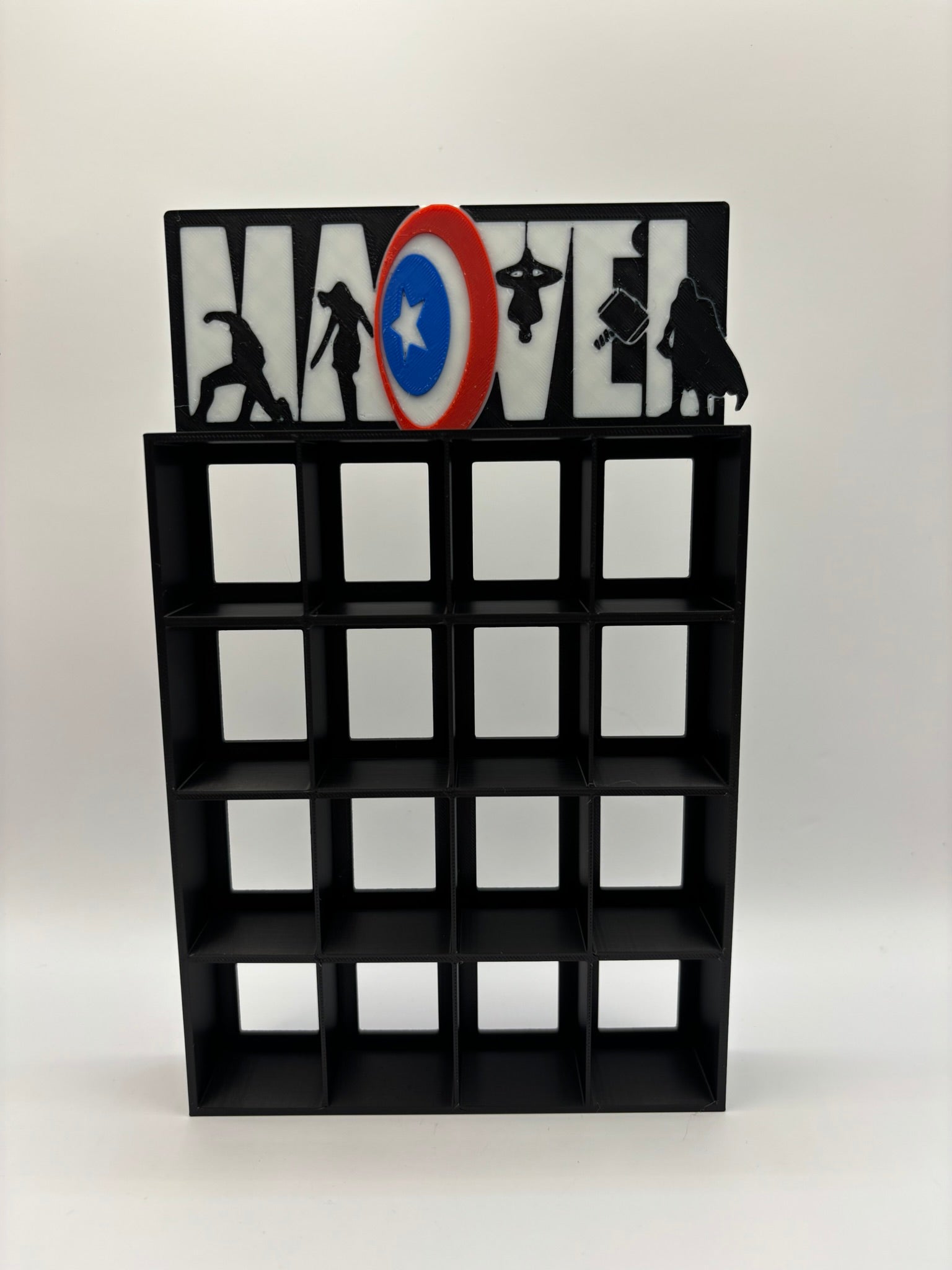 Expositor Display Marvel Escudo Bitty Pop 16 Figuras | Colección Funko - Zascalo.com