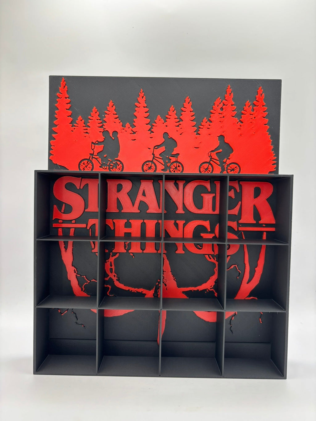 Expositor para Kinder Joy – Diseño inspirado en Stranger Things – Capacidad 16 huecos - Zascalo.com