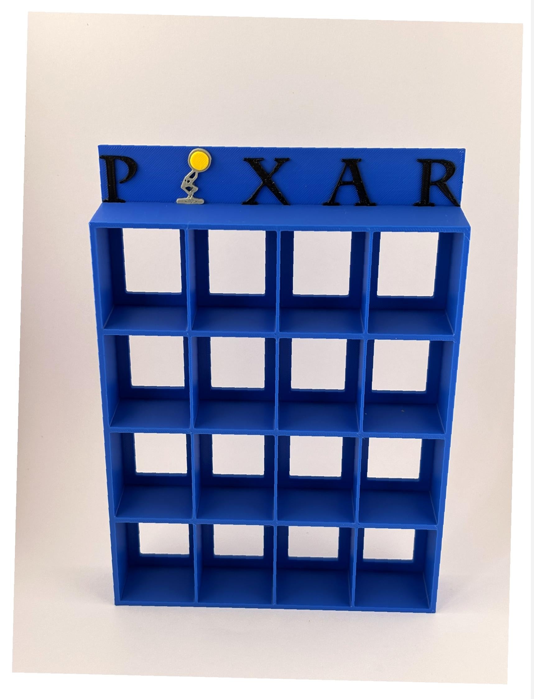 Estantería / Display Bitty Pop – Diseño Pixar con Lámpara Luxo para 16 figuras