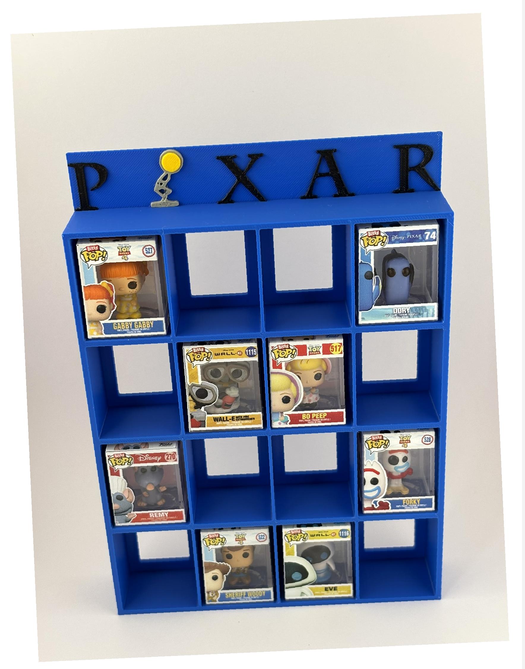 Estantería / Display Bitty Pop – Diseño Pixar con Lámpara Luxo para 16 figuras